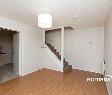 Fallowfield, Yateley, Hampshire, GU46 - Photo 3