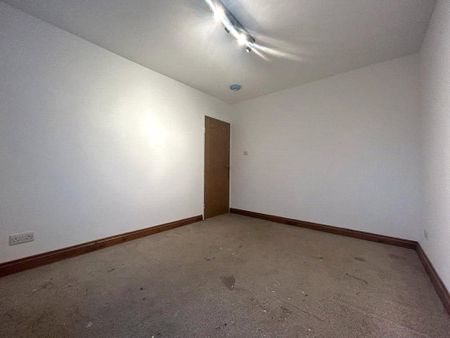 2 bedroom maisonette to rent - Photo 2