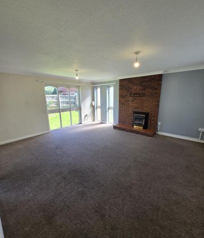 3 bedroom detached house to rent - Photo 2