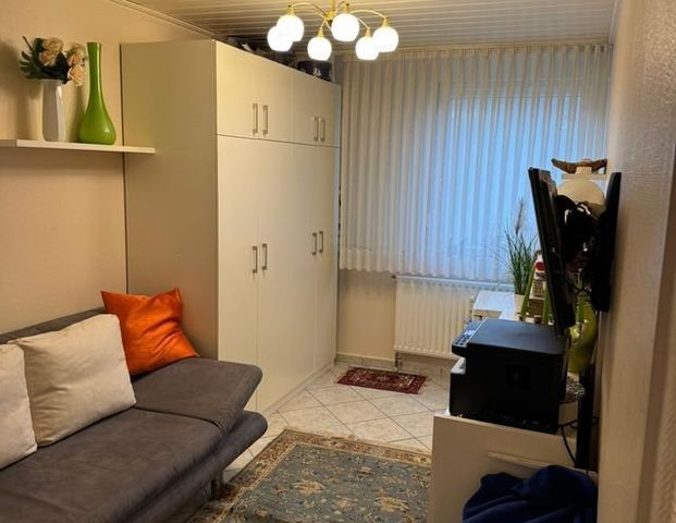 Letmathe! 3 Zimmer ca. 80 mÂ² mit EBK und Balkon. Die MÃ¶bel kÃ¶nnen gerne Ã¼bernommen werden. - Photo 1