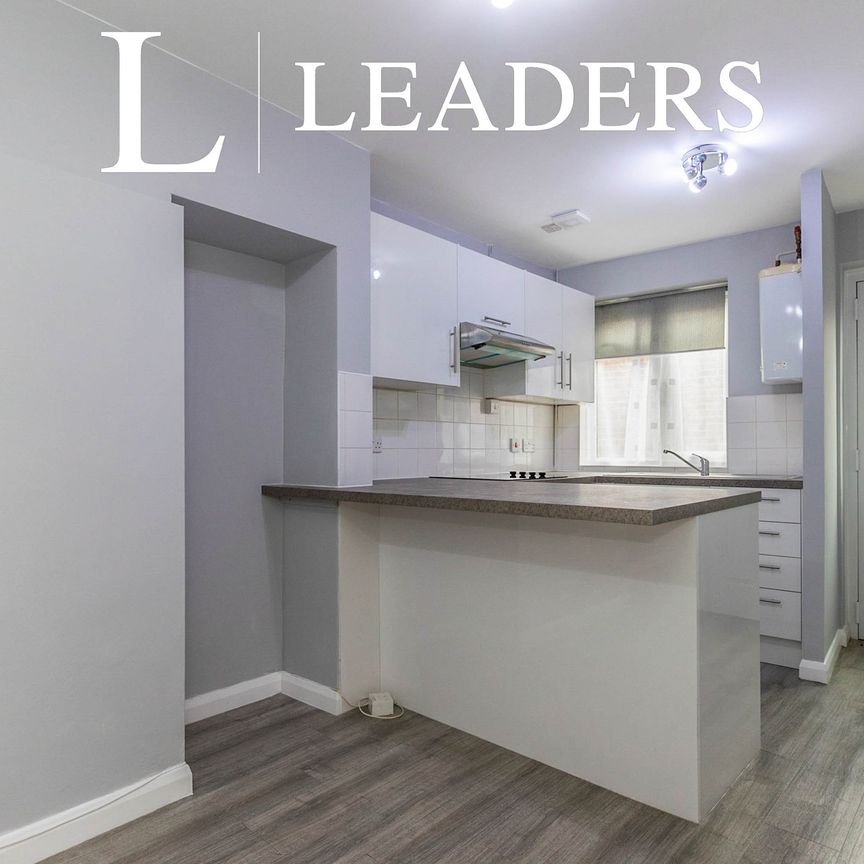 flat to rent Pound Lane, Epsom, KT19 - Photo 1