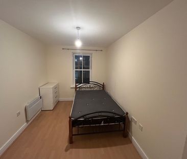 2 Bed Flat, Stockwell Road, SW9 - Photo 3