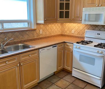 For Lease - 226 Parlette Avenue, Toronto, Ontario - Photo 4