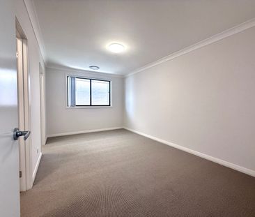 Brand New single Storey 4-Bedroom Family Home with Double Garage - Photo 2