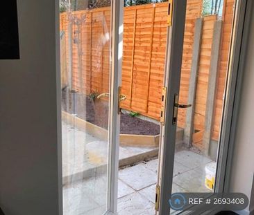 3 bedroom terraced house to rent - Photo 6