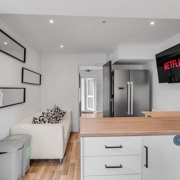 1 bedroom in a house share to rent - Photo 1