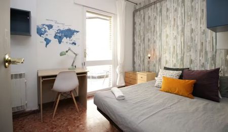 Carrer de Roger de Llúria, Barcelona, Catalonia 08037 - Photo 4