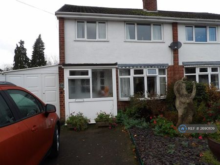 3 bedroom semi-detached house to rent - Photo 4