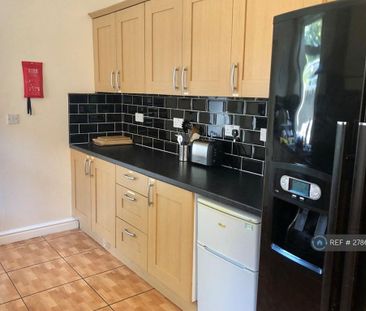 1 bedroom in a house share to rent - Photo 1