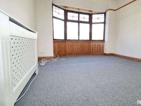 Flat to rent on - Photo 2