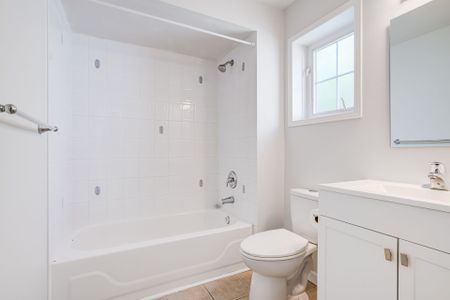For Lease - 110 Littlewood Drive, Oakville, Ontario - Photo 3