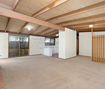 Within minutes to the beach - Photo 1