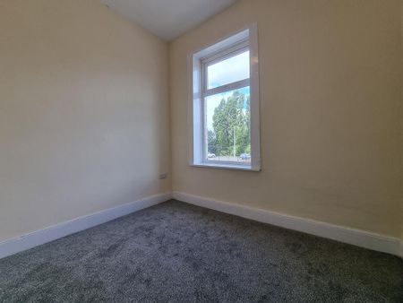 3 bedroom flat to rent - Photo 5