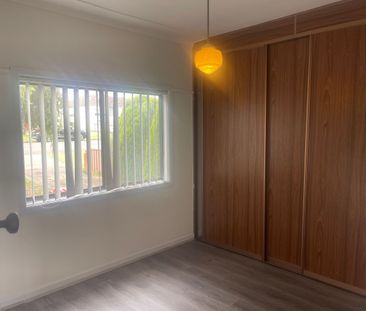 GREAT LOCATION!! RENOVATED 3 BEDROOM HOME! - Photo 1