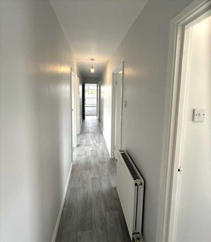 3 bedroom apartment to rent - Photo 3