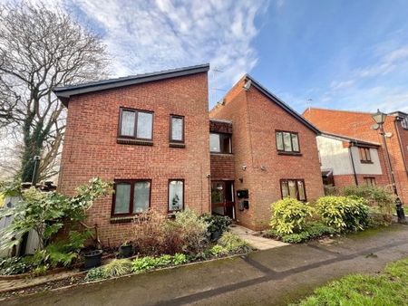 William Tarver Close, Warwick, CV34 - Photo 4