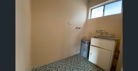 Spacious Apartment | Prime Location! - Photo 4