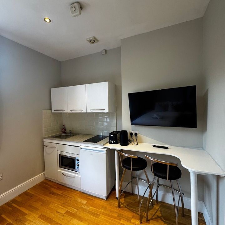 Studio Flat, London, NW6 - Photo 1