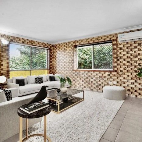 Modern Family Living in a Prime Ormiston Location - Photo 1