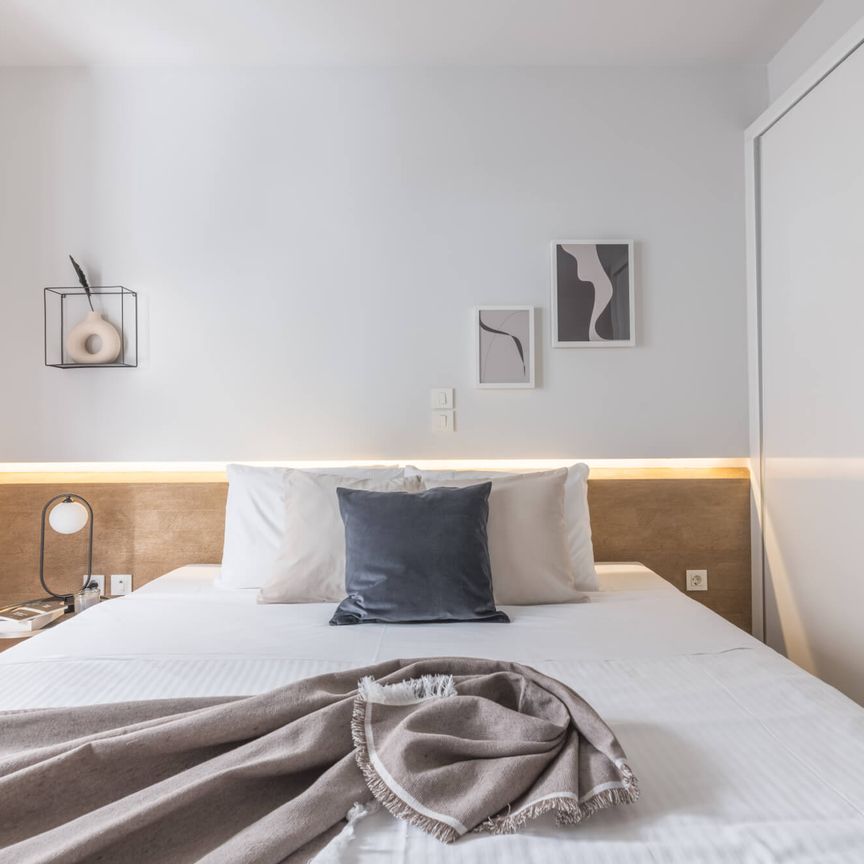 Elegant 2BR Apartment in Kolonaki - Photo 1
