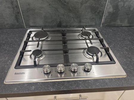 3 bedroom detached bungalow to rent - Photo 4