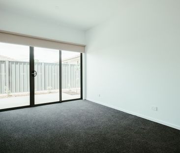 6 Robshaw Street, - Photo 1