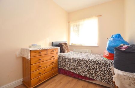 2 Bed End Terrace, Ellenhall Close, LU3 - Photo 4