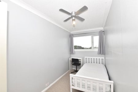 4 bedroom terraced house to rent - Photo 2