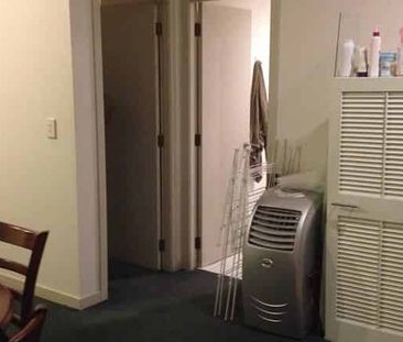 AUCKLAND CENTRAL, 1 BEDROOM - Photo 2