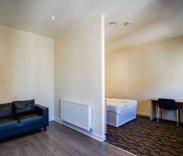 Flat 1, Gladstone Buildings, 1 St James Row, S1 2EU - Photo 2