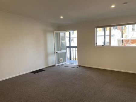 Two-bedroom Central City apartment - Photo 5
