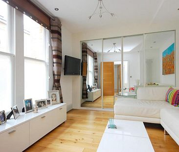 2 bedroom in Maida Vale - Photo 1