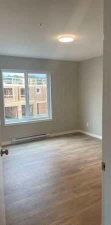 Brand new 3 bedroom, 2.5 bathroom townhouse - Photo 1