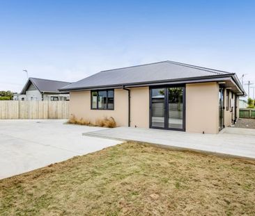 Modern and Low Maintenance - Photo 6