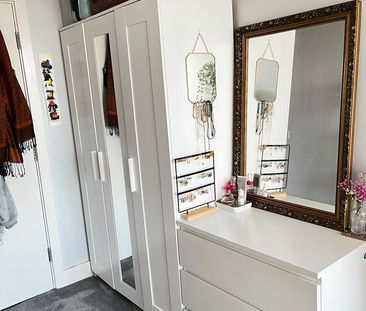 Room in a Shared Flat, Lydia Ann Street, L1 - Photo 6