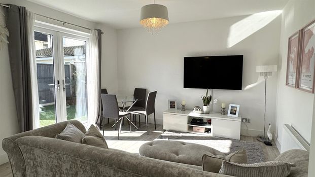 2 Bedroom Bungalow - Photo 1