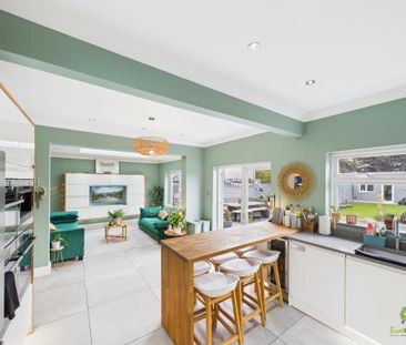 5 bedroom semi-detached house to rent - Photo 3