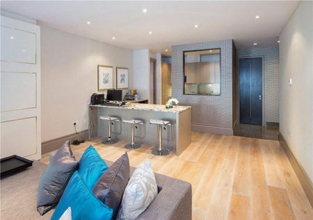 *SHORT LET* A sophisticated two bedroom apartment in the heart of Mayfair, W1. - Photo 2