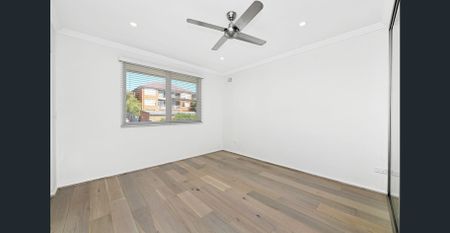 Spacious 2-bedroom Apartment in Central Oatley - Photo 4