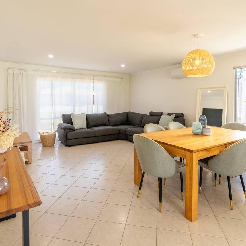 Coastal Hamptons Retreat - Photo 1