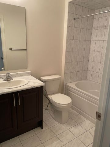 For Lease - 460 Silver Maple Road, Oakville, Ontario - Photo 2