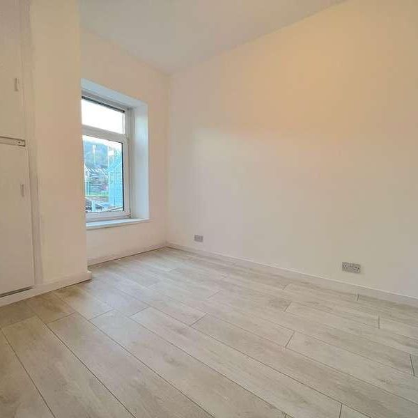 Oxford Street, Pontypridd, CF37 - Photo 1