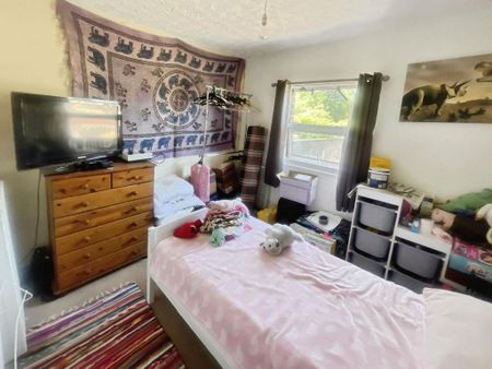 2 bedroom semi-detached house to rent - Photo 4