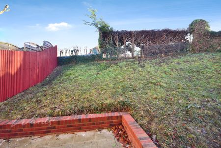 3 bedroom detached house to rent - Photo 5