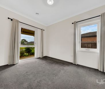 Charming Family Home in Sought-After Boardwalk Estate!! - Photo 5