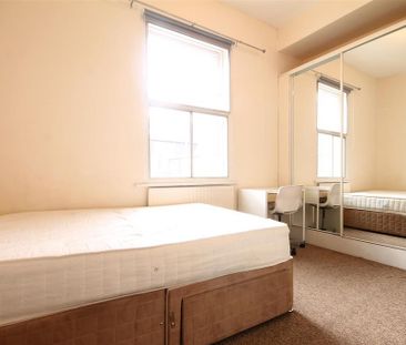 5 bedroom terraced house to rent - Photo 3