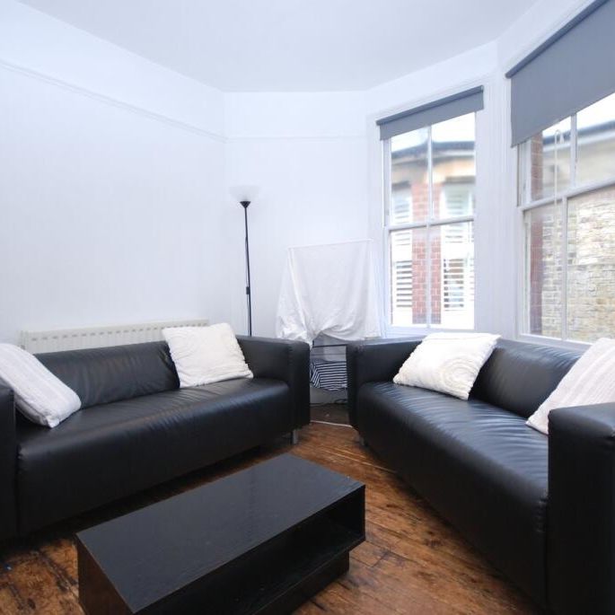 3 Bed Flat, Fieldhouse Road, SW12 - Photo 1