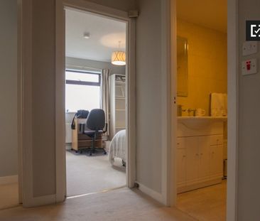 Comfortable room for rent in 3-bedroom apartment in Rathgar - Photo 3