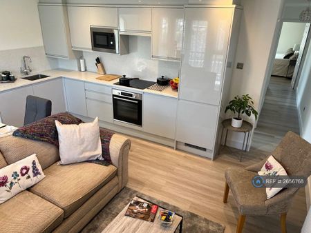 2 bedroom flat to rent - Photo 4