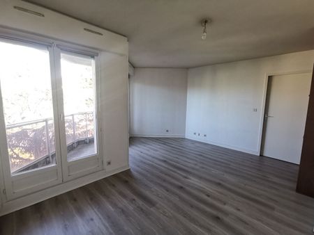 Location Appartement 2 pièces 46m² - Photo 5